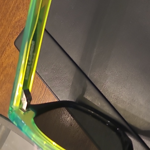 Saint Laurent lime green sunglasses Eyewear - Picture 3 of 5